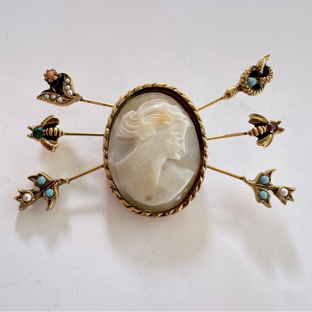 Vintage 1960s Revivalist Brooche